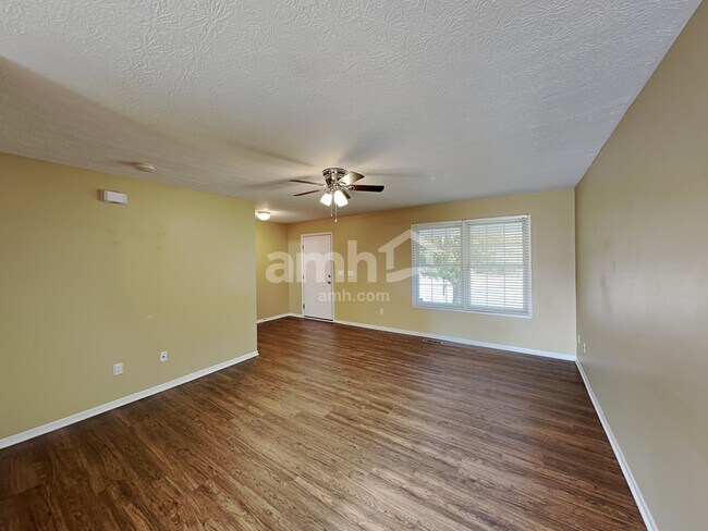 Foto del edificio - 7961 Blacklick View Dr