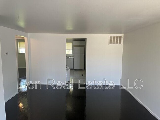 Foto del edificio - 3381 Tess Ave