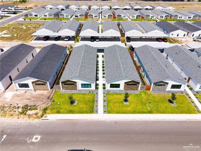 Foto del edificio - 2700 Mockingbird Rd