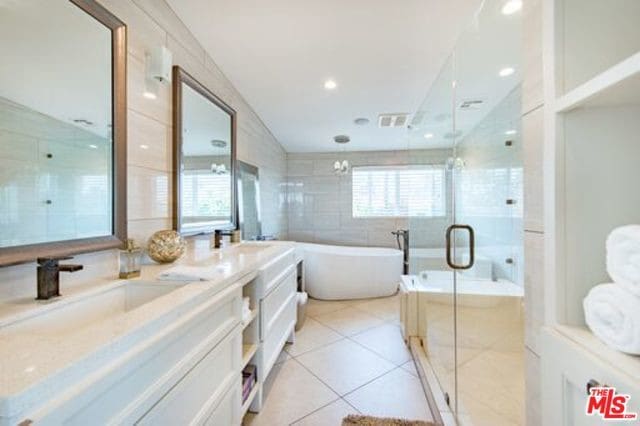 Building Photo - 4588 Don Milagro Dr