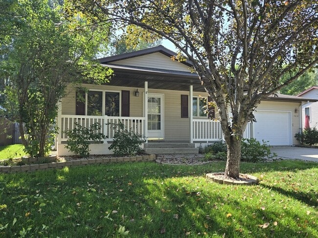 Building Photo - 5038 W Elm Ct