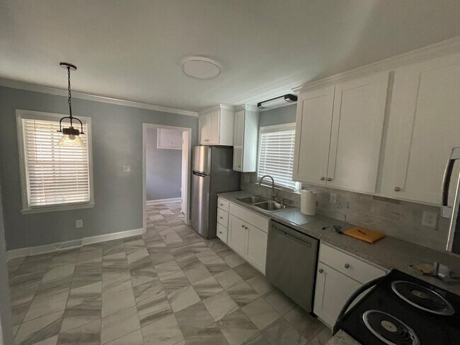 Foto del edificio - 1104 Robin Hood Rd