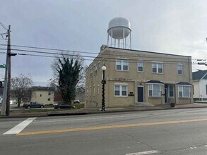 Building Photo - 118 Lexington Rd