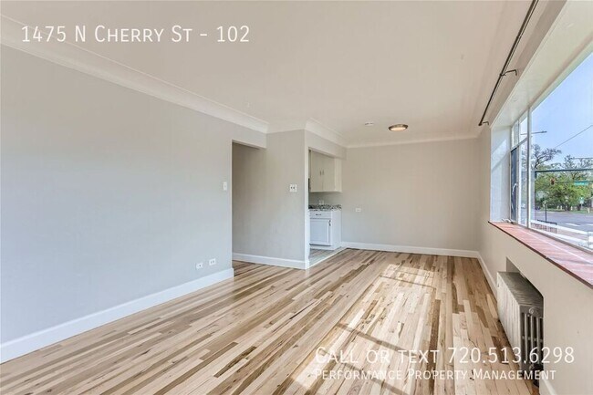 Foto del edificio - 1475 N Cherry St