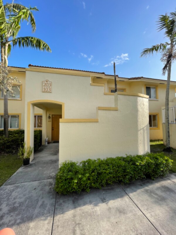 4775 SW 62nd Ave, Davie, FL 33314 Townhome Rentals in Davie FL