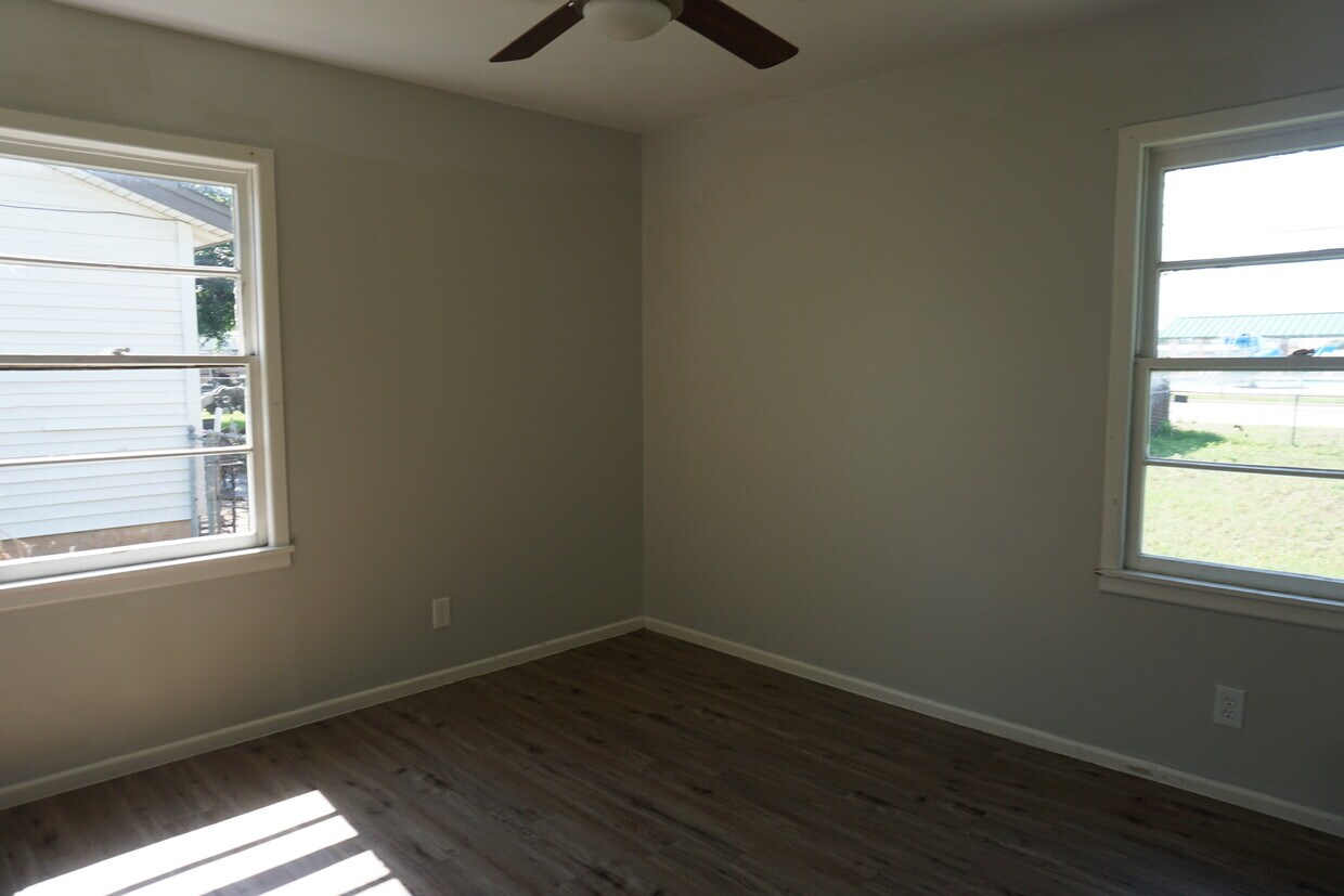 813 Van Horn St, Iowa Park, TX 76367 House Rental in Iowa Park, TX