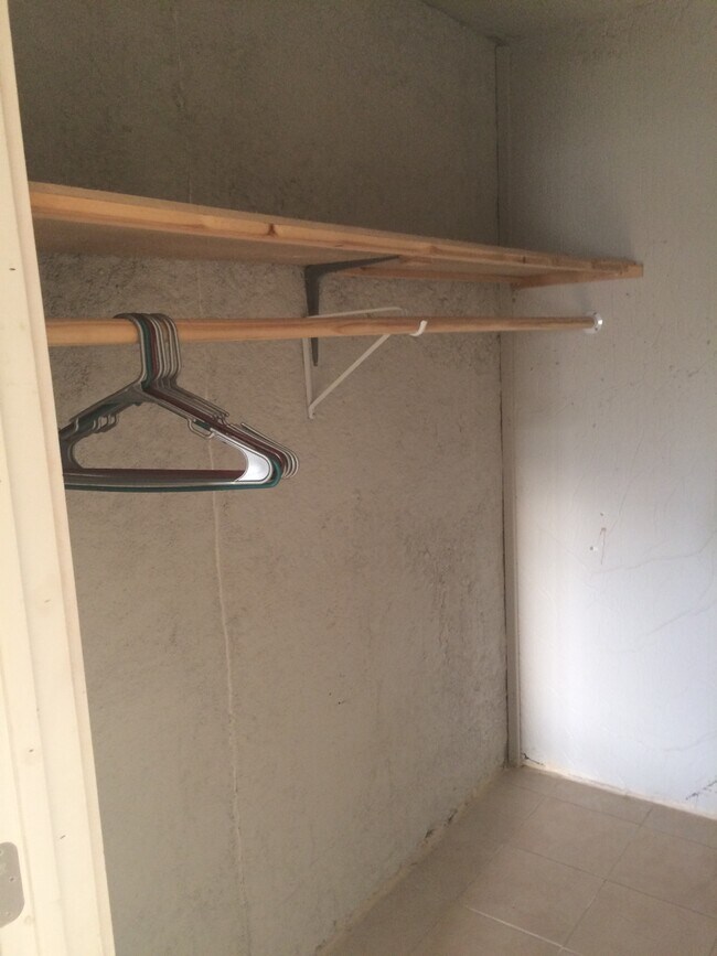 Walk in closet - 840 w 7th st