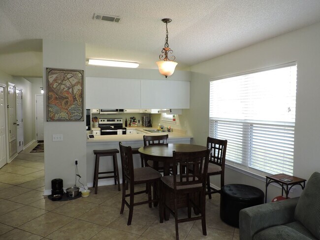 Building Photo - Easy access to bases, I-10 & Navy Federal ...