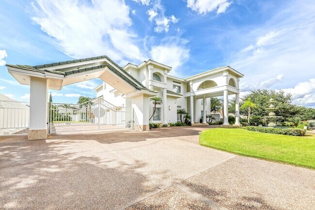 Building Photo - 314 Bordeaux Dr