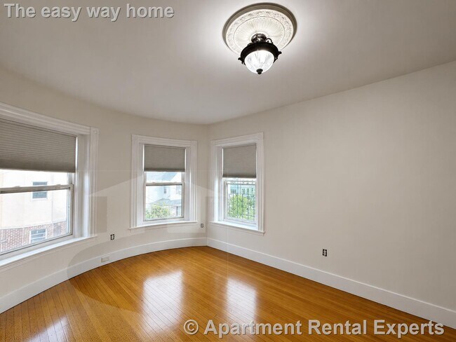 Building Photo - 64 Vinal Ave