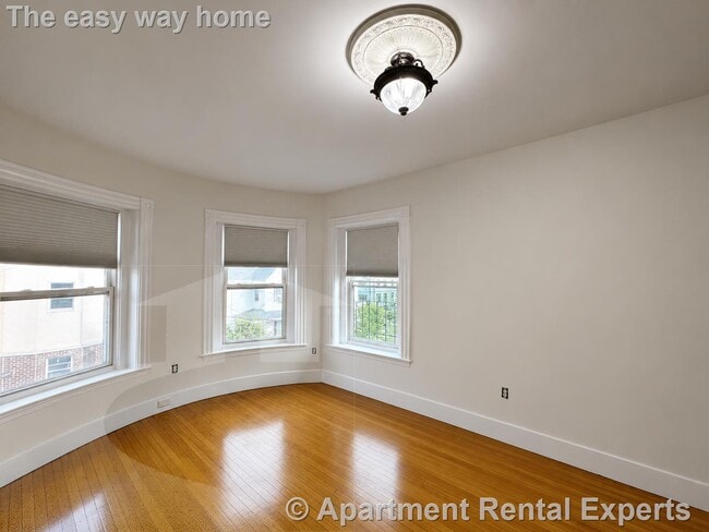 Building Photo - 64 Vinal Ave