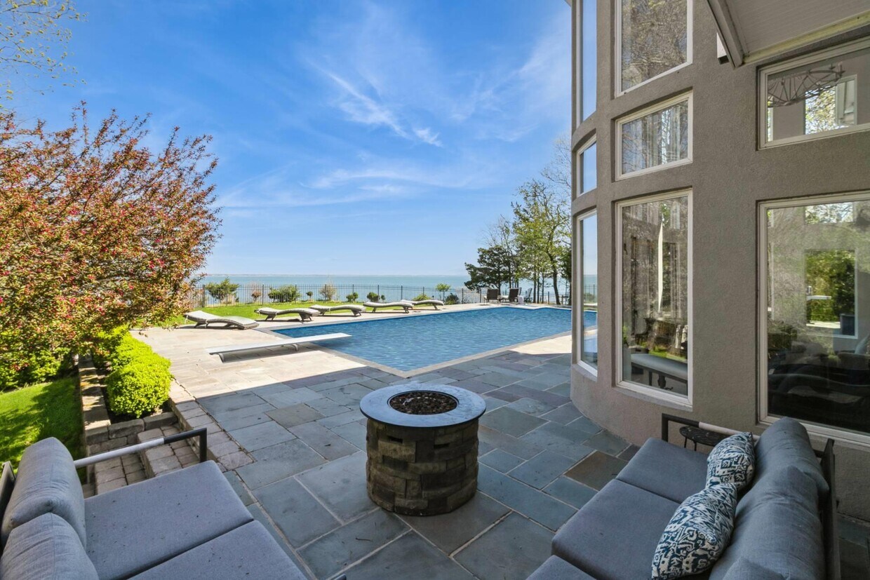 Foto principal - 48 Red Cedar Point Rd