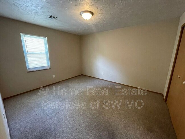 Foto del edificio - 1306 E McDaniel St