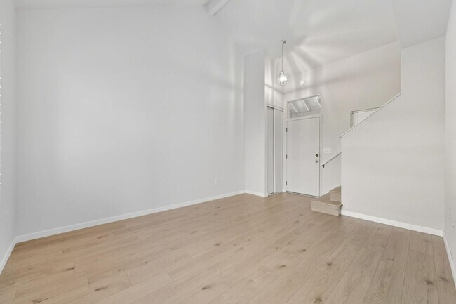 Building Photo - Blossom Circle