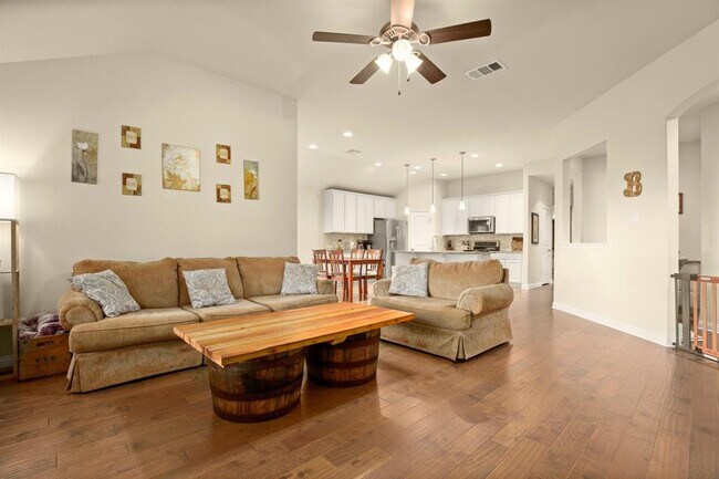 Foto del edificio - 2312 Maxwell Dr