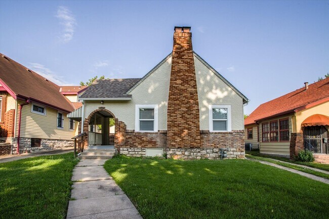 Foto del edificio - 6210 Agnes Ave