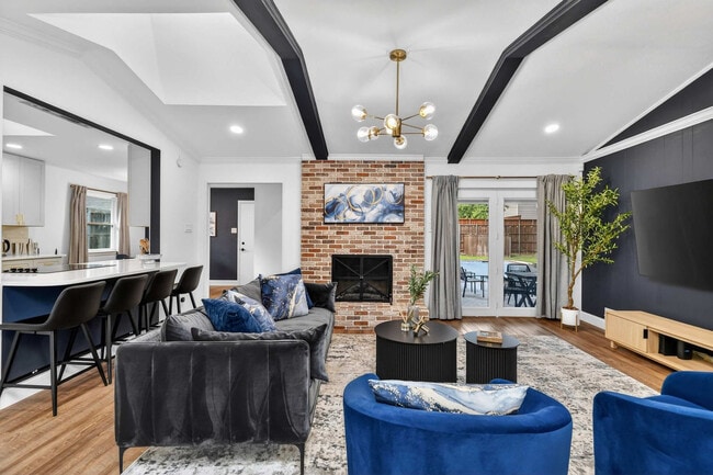 Building Photo - 7651 La Bolsa Dr