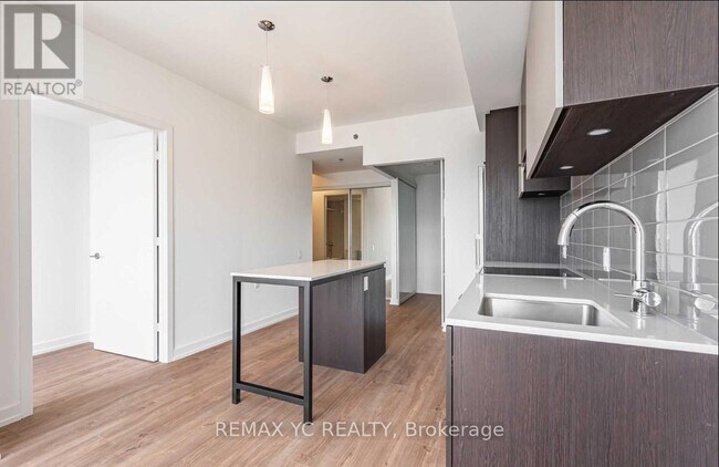 Photo du bâtiment - 203 College St