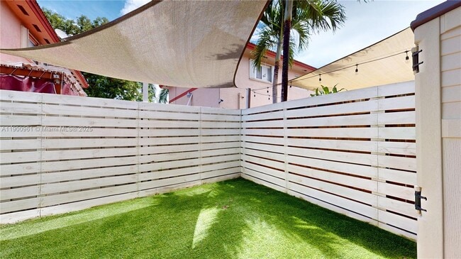 Foto del edificio - 7965 NW 8th St