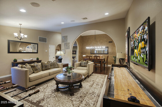 Foto del edificio - 5672 E Beverly Ln