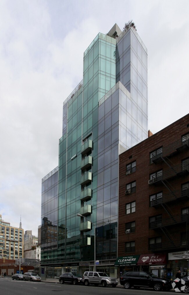 Building Photo - Yves