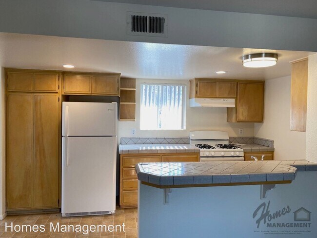 Foto del edificio - 713-715 E 2nd Ave