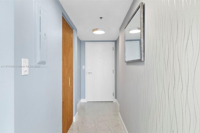 Foto del edificio - 20225 NE 34th Ct