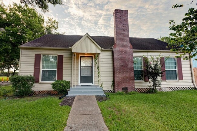 Building Photo - 6901 Van Etten St
