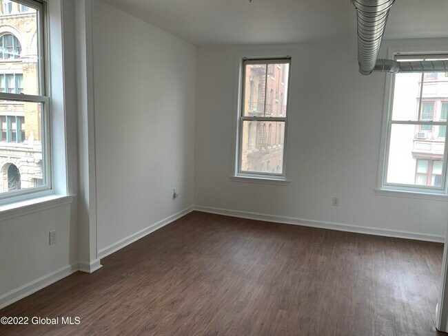 Building Photo - 451 Fulton St