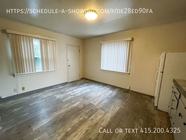 Building Photo - Charming One Bedroom Apartment