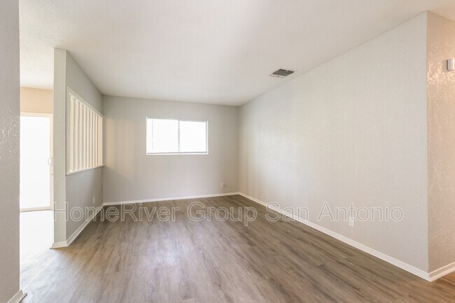 Foto del edificio - 7000 Glen Tree