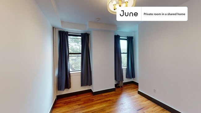 Building Photo - Room in Shared 5 bed/2 bath home