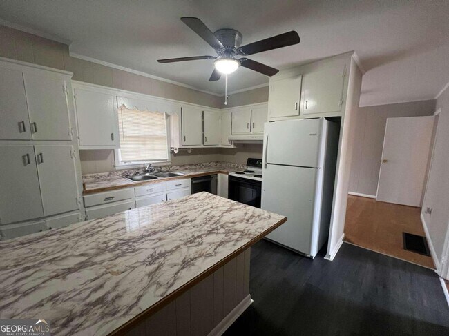 Foto del edificio - 485 Hollywood Cir