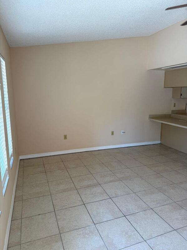 Building Photo - 32719 Blossom Ln