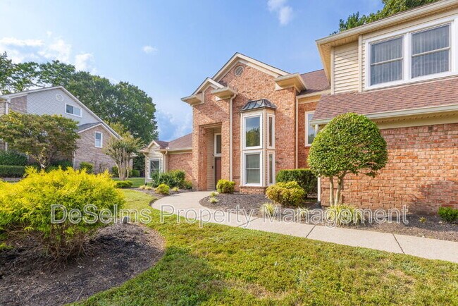 Foto del edificio - 1012 Beech Tree Ln