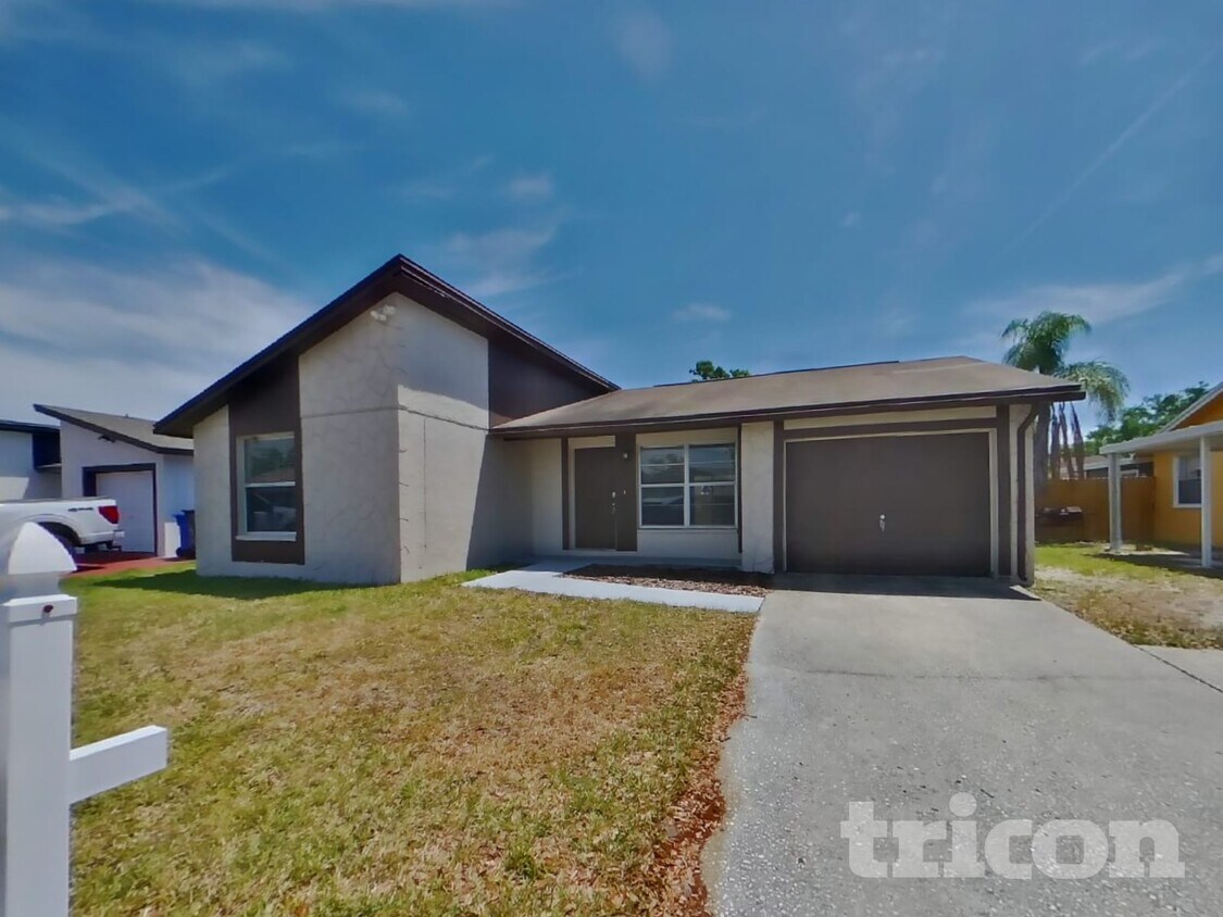 Primary Photo - 10108 Hickory Hollow Ct