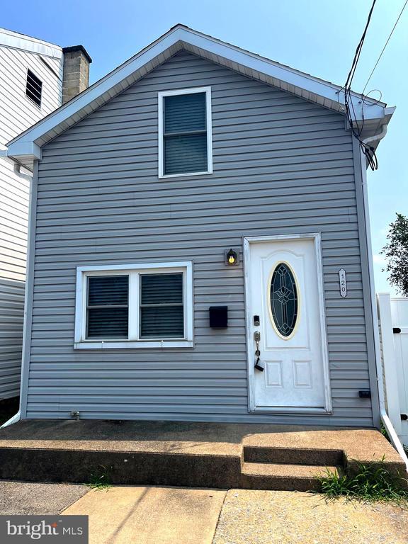 Primary Photo - 120 N Frederick St