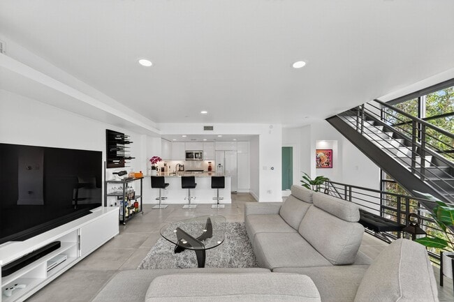 Building Photo - 1418 Innes Pl