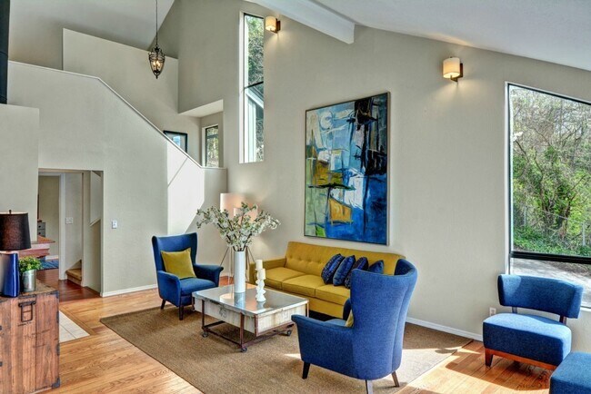 Foto del edificio - 545 Lake Washington Blvd E