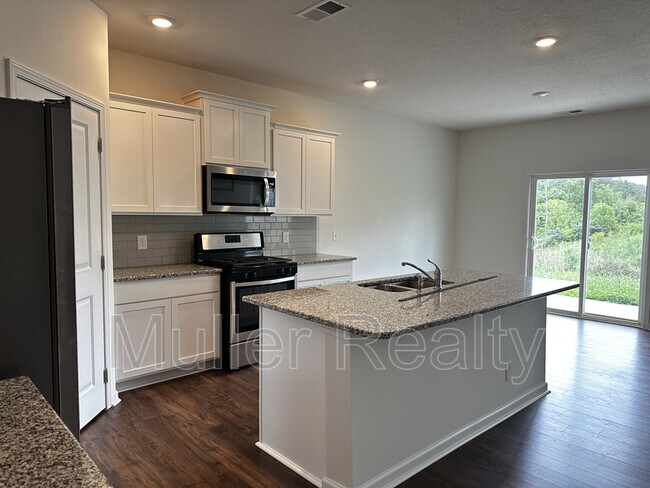 Foto del edificio - 6048 Bayonet Ln