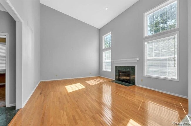 Building Photo - 203 Falling Brook Dr