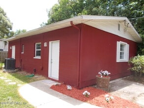 Building Photo - 5730 Cruz Rd
