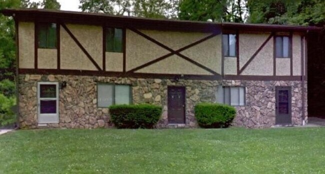 Building Photo - 26 Nottingham Ln