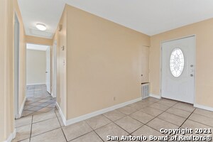 Foto del edificio - 3323 W Woodlawn Ave