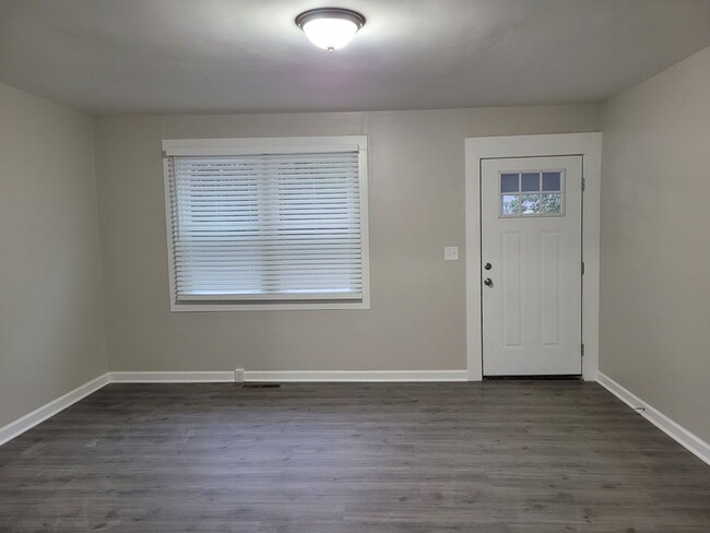 Building Photo - Totally Updated 3 BR 1 BA in Newnan