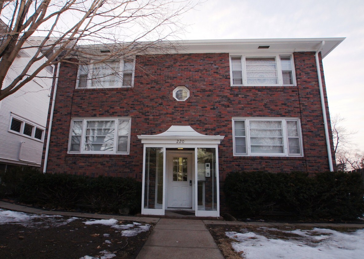 Primary Photo - 220 N 32nd Ave