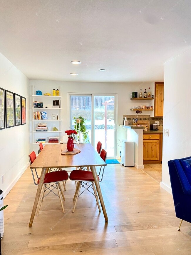 Building Photo - *Unfurnished* Charming Single-Story 3-Bedroom, 2-Bathroom Rancher with Stunning Yard