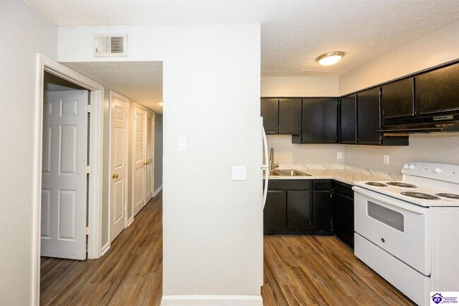 Foto del edificio - 621 Stewart St