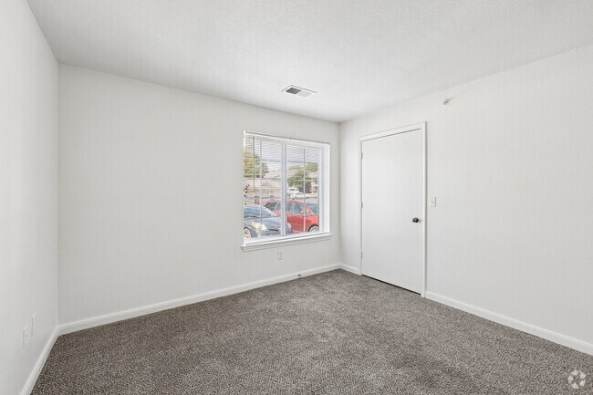3BR, 2BA - 1,118SF - First Bedroom - Fieldstone Apartments