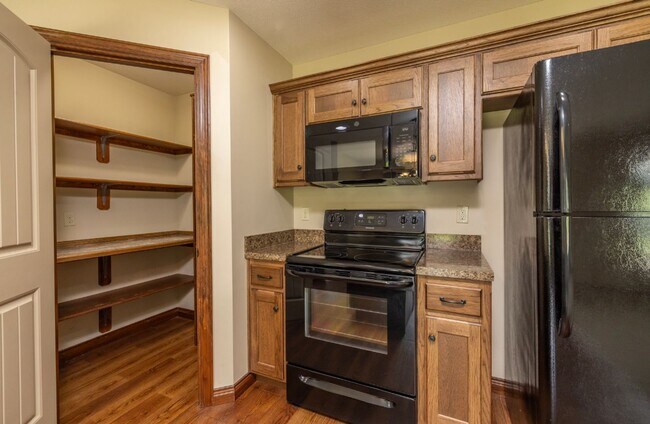 Building Photo - 3 bedroom 2 bath in Washburn Rural school ...